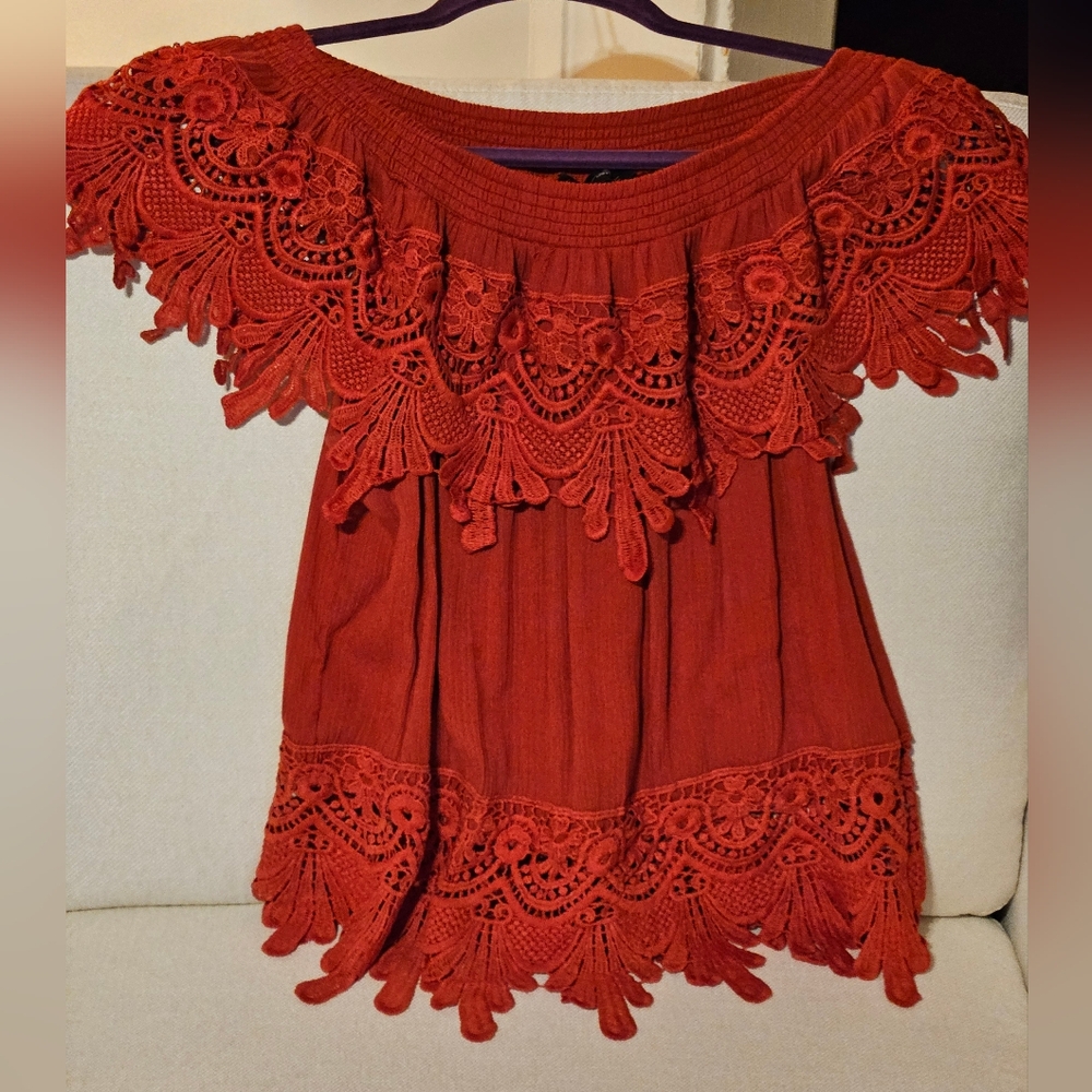 Elegant Lace Trim Rust Top Size Large